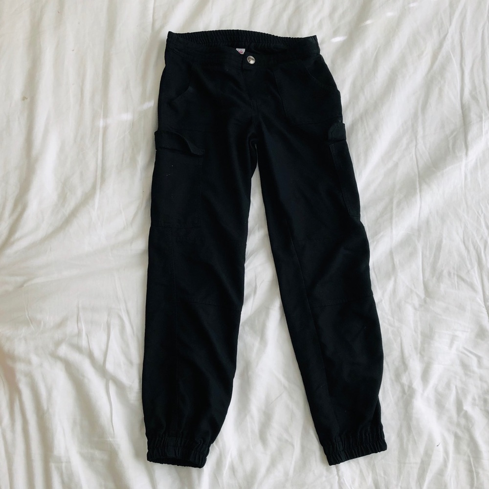 BLACK CARGO PANTS